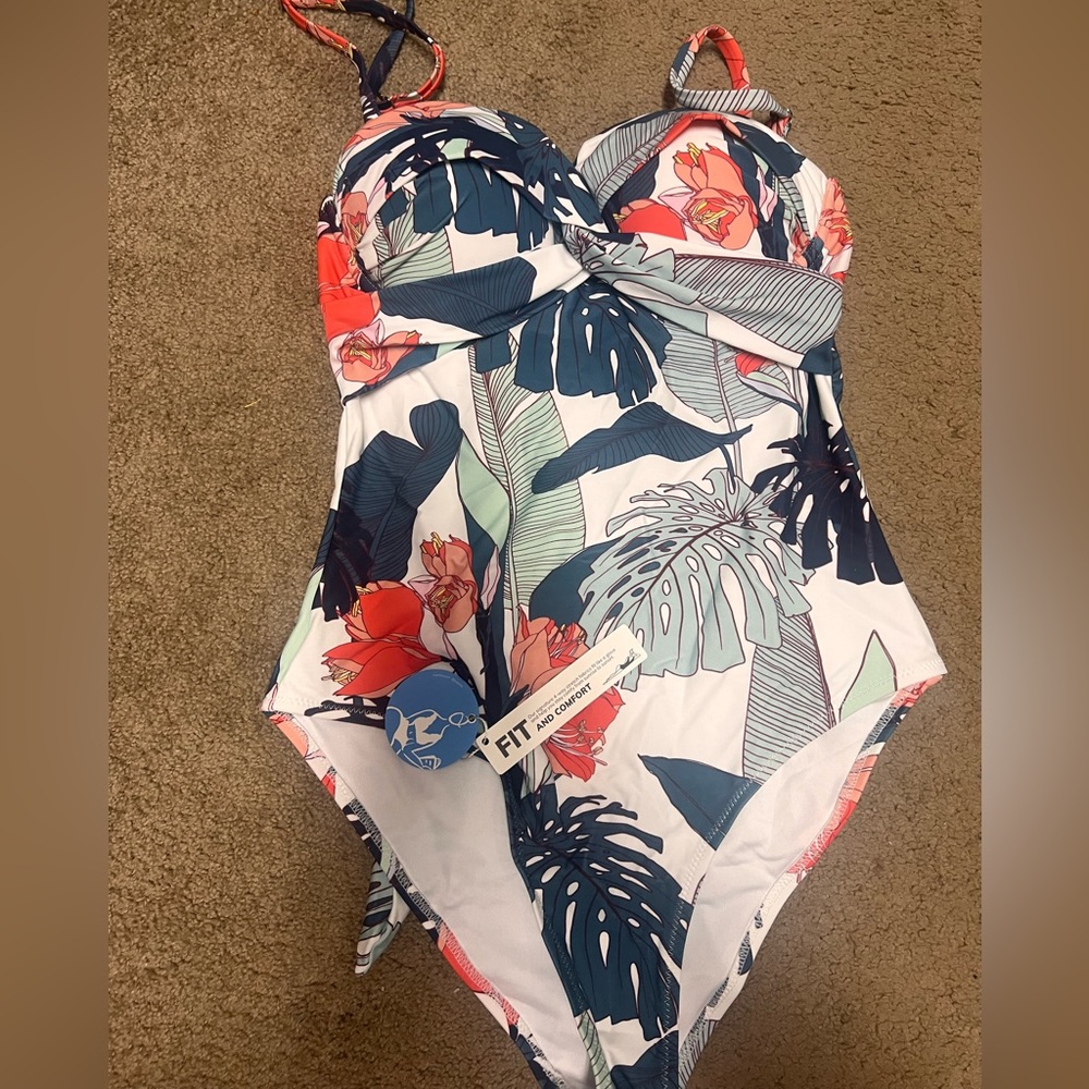 Brand new! One piece push up swimsuit! Great quality, size medium